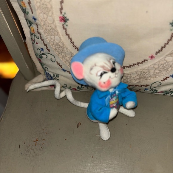 Annalee  blue  and White Mouse Figurine - Picture 1 of 2